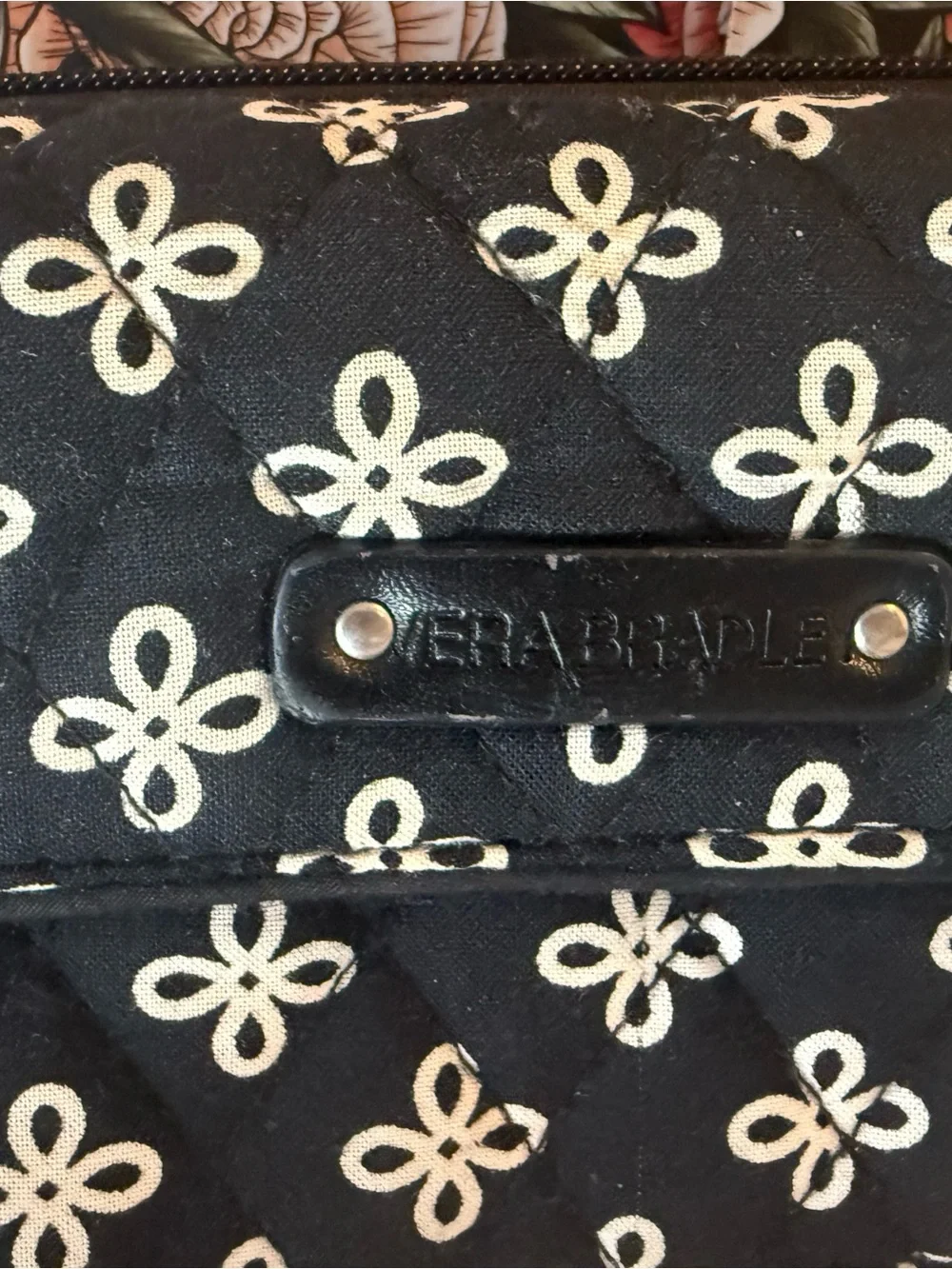 Vera Bradley Black White Quilted Cross body/Shoulder bag - Picture 5 of 5